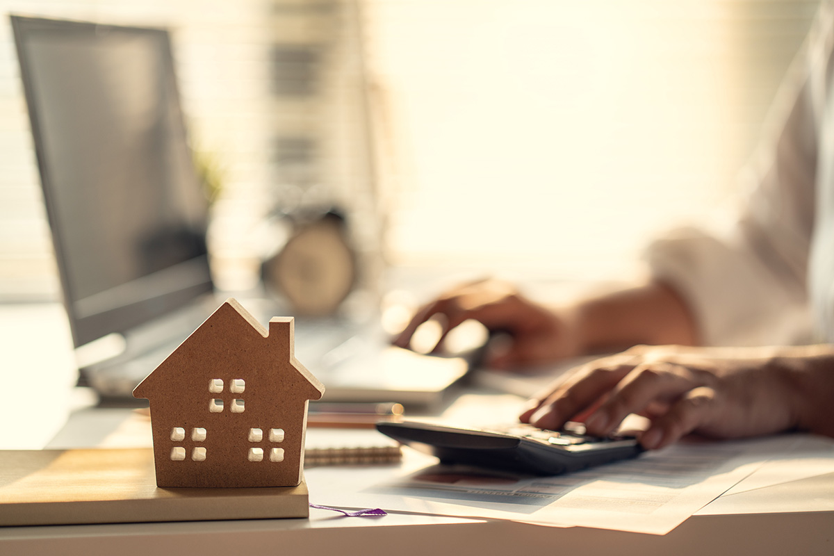Who pays the real estate agent?